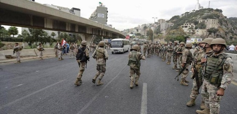 الجيش اللبنانى يعلن ضبط عنصر عسكرى أطلق النيران لتفريق متظاهرين