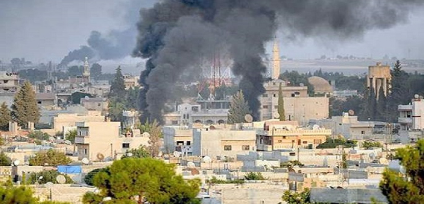 غارات للطيران السوري على مواقع استراتيجية لـ”القاعدة” في إدلب وسط قصف تركي لشمال شرق سوريا