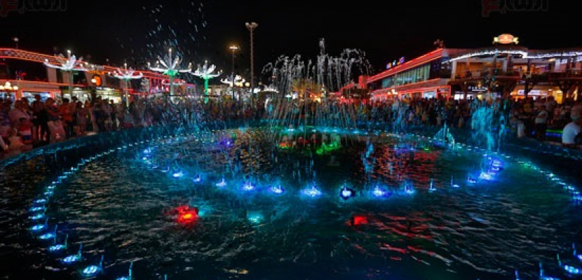 فودة يطلق إشارة بدء مهرجان الإضاءة السنوي بمنطقة سوهو سكوير بشرم الشيخ