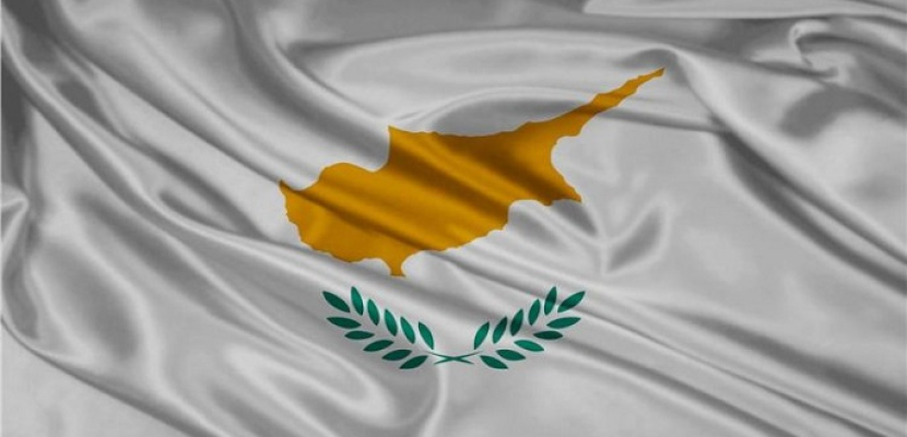 وزير الدفاع القبرصي: مستمرون بمواجهة الاستفزازات التركية “بحذر”