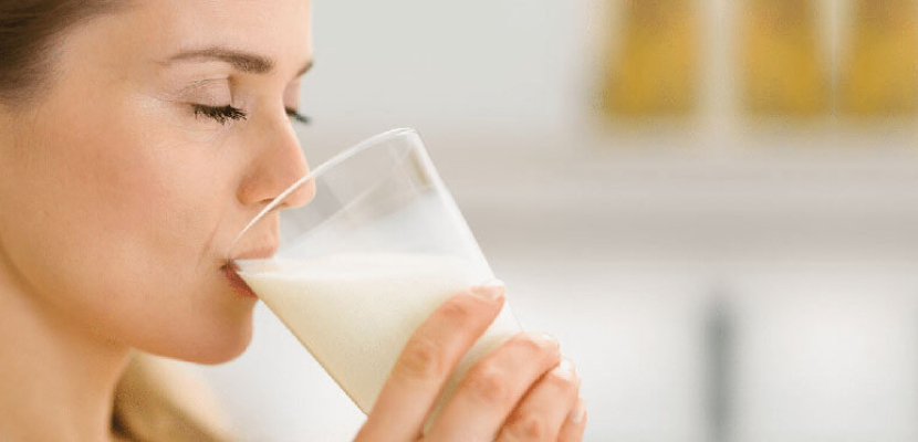 فوائد الحليب على صحة الجسم أهمها حمايته من الامراض