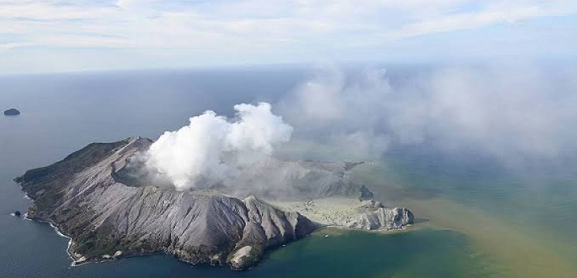 ارتفاع حصيلة ضحايا بركان “وايت أيلاند” بنيوزيلندا إلى 5 قتلى