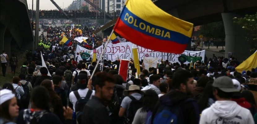 آلاف المتظاهرين يحتشدون ضد النظام في كولومبيا