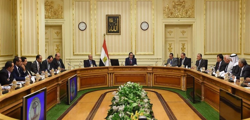 بالصور..رئيس الوزراء يلتقي نواب محافظتي شمال وجنوب سيناء ويوجه بوضع تصور بالموارد المالية المطلوبة