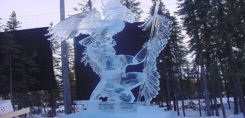 النحت على الجليد .. فن فصل الشتاء