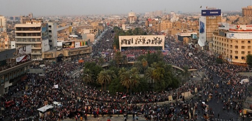 الأمن العراقى يحاول فض اعتصام ساحة التحرير .. ومواجهات عنيفة مع المتظاهرين