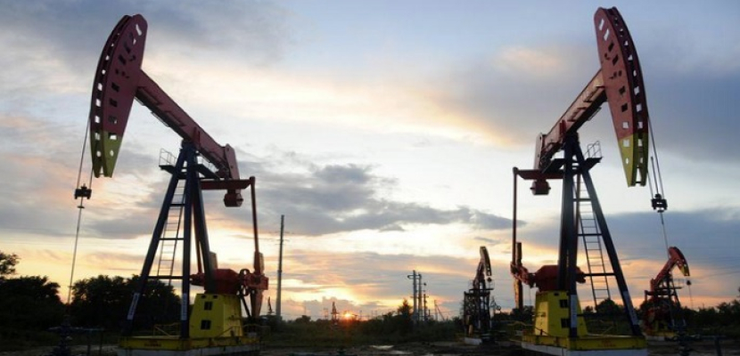 انخفاض أسعار النفط وسط التوتر بين الولايات المتحدة والصين