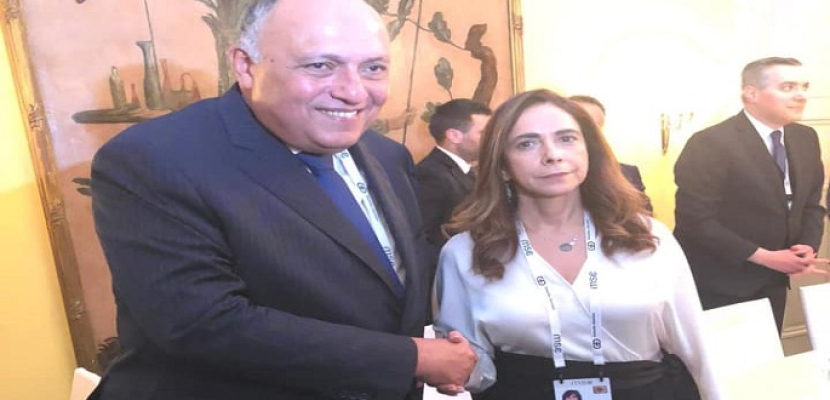 بالصور.. شكري يلتقي نائبة رئيس الحكومة ووزيرة الدفاع الوطني في لبنان بميونيخ