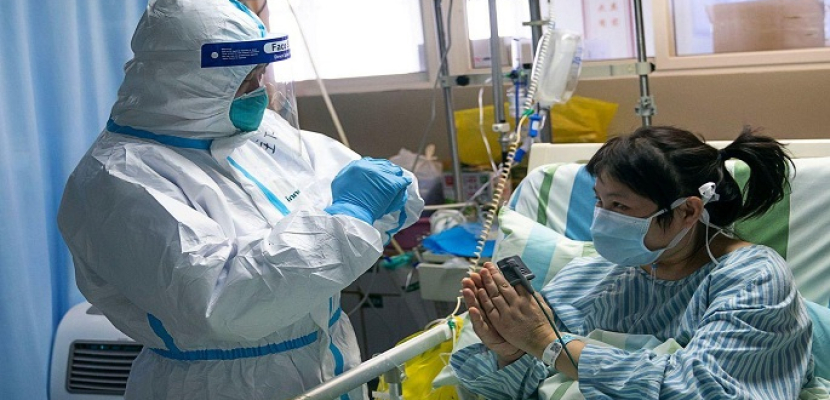 ارتفاع ضحايا كورونا في الصين إلى 2595 حالة وفاة و77262 حالة إصابة