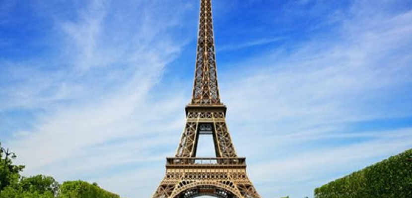 معالم باريس الأثرية تغلق أبوابها بسبب كورونا
