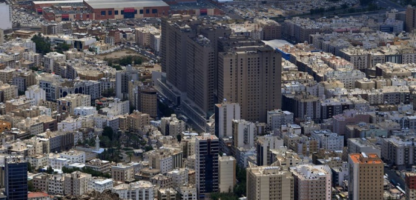 عزل بعض الأحياء السكنية في مكة المكرمة وحظر التجول فيها للحد من انتشار “كورونا”