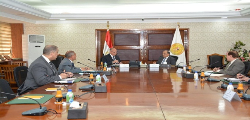 بالصور..وزير التنمية المحلية يشدد على إزالة المخالفات بالقاهرة