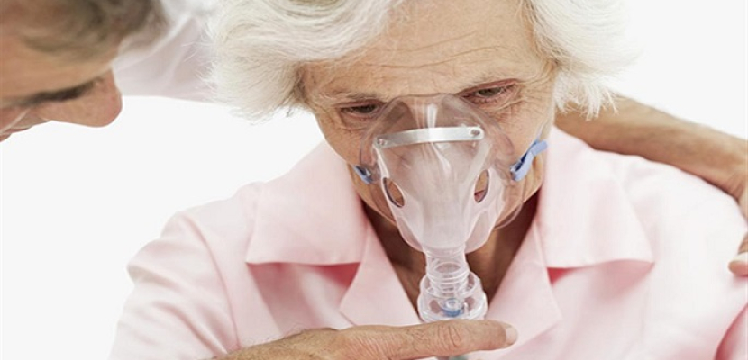 دراسة: العزلة الاجتماعية قد تزيد مشاكل التنفس لدى كبار السن
