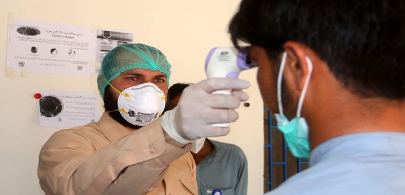 باكستان تسجل نحو 12 ألف إصابة بكورونا و٢٥٣ وفاة