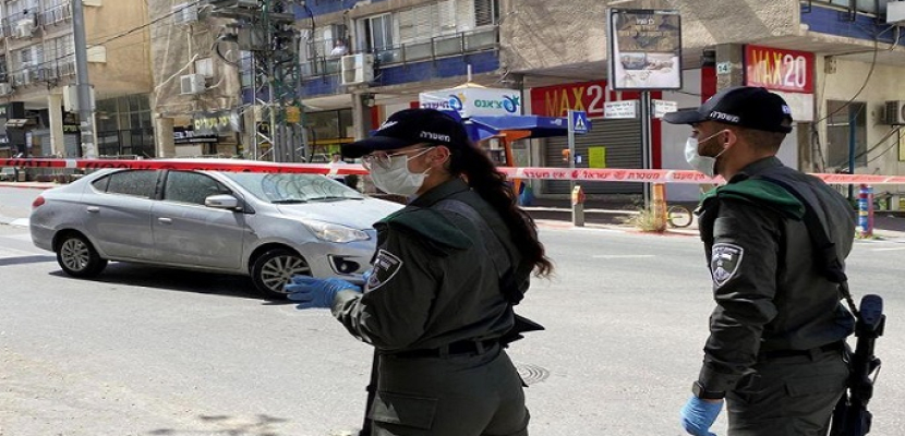 إسرائيل تعزل بلدة ” بني براق” بعد أن ضربها كورونا بشدة
