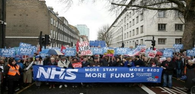 بريطانيا تدفع ثمن عقد من التقشف في القطاع الصحي في مواجهة كورونا