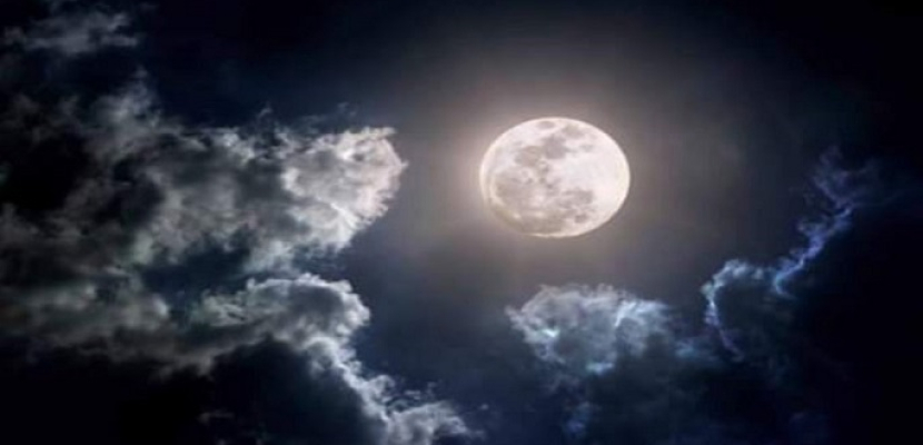 “قمر الحضيض” يظهر في السماء مساء اليوم