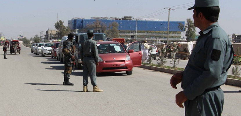 طالبان تستهدف مركز عسكري جنوبي أفغانستان وسقوط عشرات الضحايا