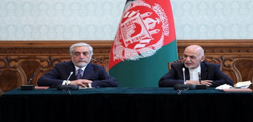 رئيس أفغانستان ومنافسه يبرمان اتفاقا لاقتسام السلطة بعد أشهر من الخلاف