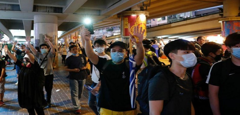 الآلاف يحتجون بهونج كونج على خطط بكين فرض قوانين الأمن القومي على المدينة
