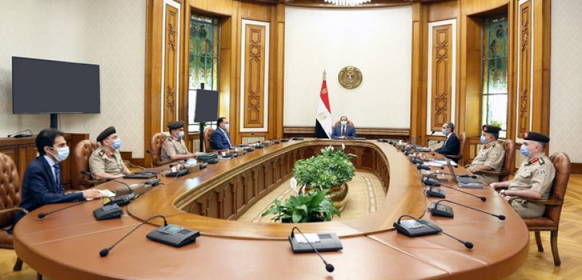 الرئيس السيسي يطلع على خطط وجهود سلاح الإشارة بالقوات المسلحة لتأمين الحدود المصرية