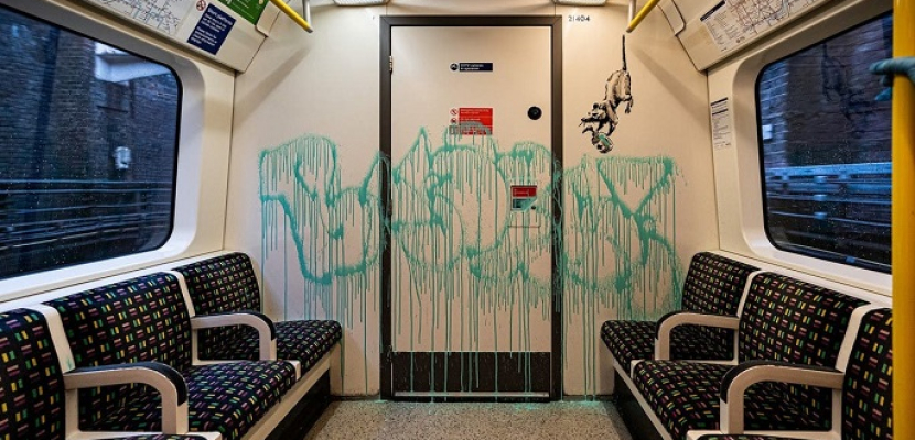 فنان شهير يمنح مترو لندن رسماً جرافيتياً.. وعمال تنظيف يزيلونه