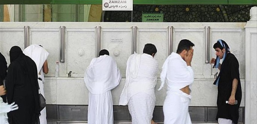 شئون المسجد النبوي: تحليل 60 عينة يوميا للتأكد من سلامة ماء زمزم المبارك