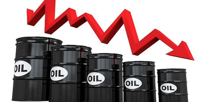 أسعار النفط تتراجع بعد موافقة “أوبك” على تقليص خفض الإنتاج