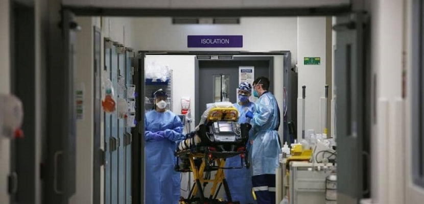 أستراليا تسجل أول حالة وفاة بالمتحور أوميكرون وتشدد قيود كورونا