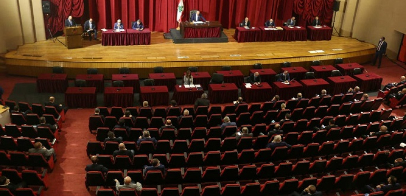 البرلمان اللبناني يفشل مجددا في إقرار قانون تقييد تحركات رؤوس الأموال