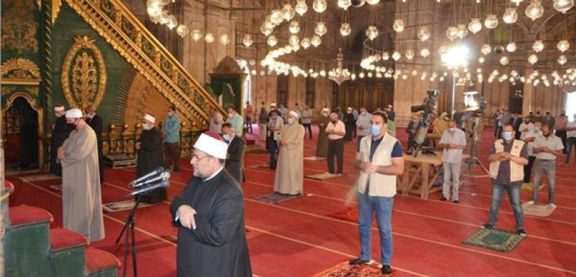 مساجد مصر تستقبل المصلين لأداء صلاة الجمعة بعد غياب 5 أشهر