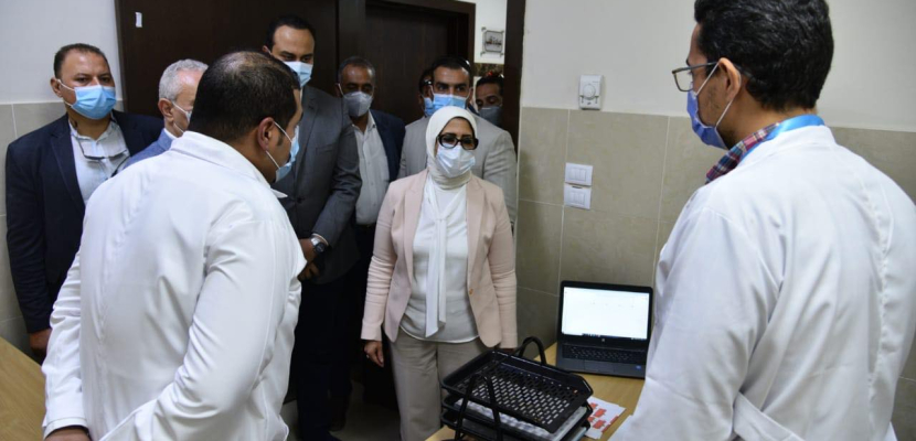بالصور.. خلال تفقدها مستشفى أرمنت بالأقصر.. وزيرة الصحة توجه باستحداث وحدة قسطرة مخية داخل المستشفى