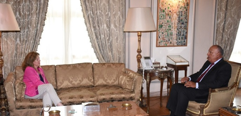 بالصور .. وزير الخارجية يبحث مع ممثلة الأمم المتحدة في ليبيا سبل التوصل لتسوية سياسية للأزمة