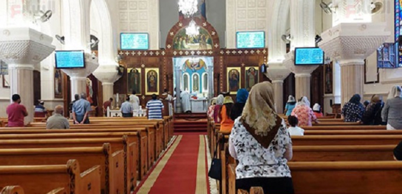 بالصور .. الكنائس الأرثوذكسية تفتح أبوابها لصلوات القداسات بعد إغلاقها بسبب فيروس كورونا