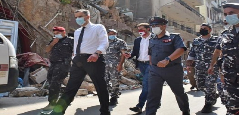 رئيس الوزراء اللبناني المكلف يتفقد المناطق المتضررة جراء انفجار مرفأ بيروت
