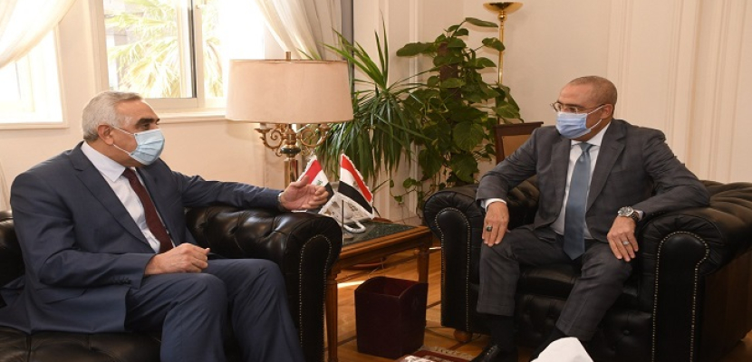 بالصور .. وزير الإسكان والسفير العراقي يبحثان سبل التعاون المشترك