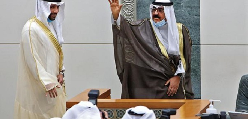 ولي العهد الكويتي الجديد يؤدي اليمين.. ورئيس الوزراء يشيد بانتقال سلس للسلطة