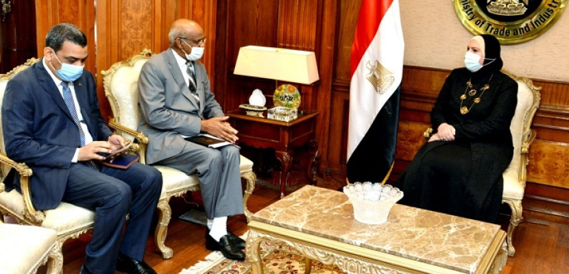 وزيرة التجارة والصناعة تبحث مع سفير السودان بالقاهرة سبل تعزيز التعاون