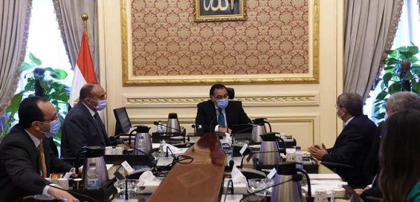 بالصور.. رئيس الوزراء يثمن الجهود التي تبذلها مجموعة العربي في مجال الصناعة