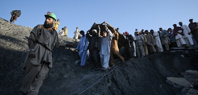 مقتل وإصابة 14 عاملا في هجوم مسلح بباكستان