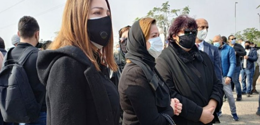 بحضور وزيرة الثقافة .. تشييع جثمان وحيد حامد وسط حالة من الصدمة والحزن