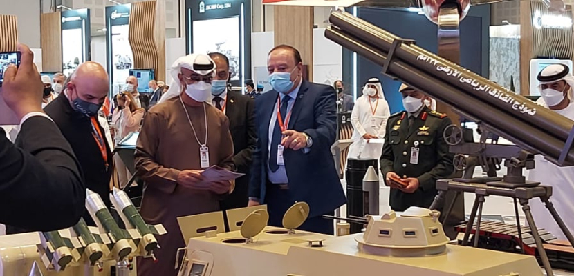 الشيخ محمد بن زايد يتفقد جناح وزارة الإنتاج الحربي بمعرض ” 2021 IDEX ” بأبو ظبي