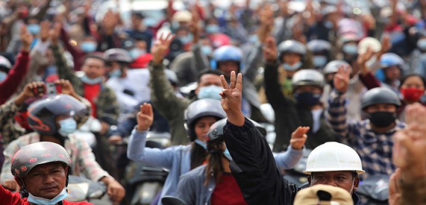 المجلس العسكري في ميانمار يطلق سراح مئات المتظاهرين