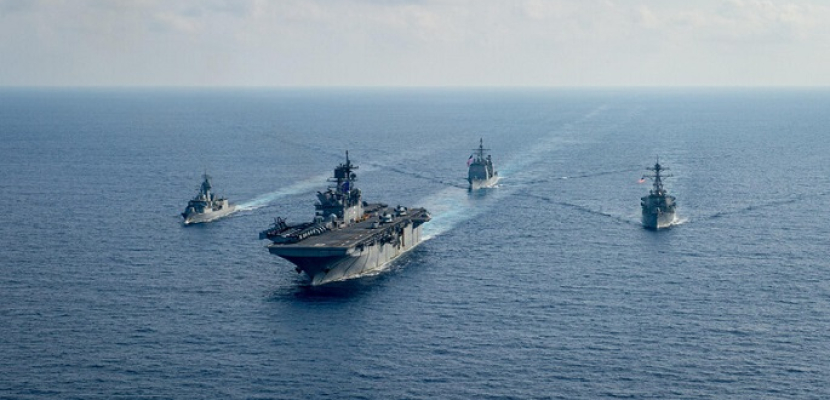 وول ستريت : زوارق إيرانية طوقت سفينتين حربيتين أمريكيتين في الخليج