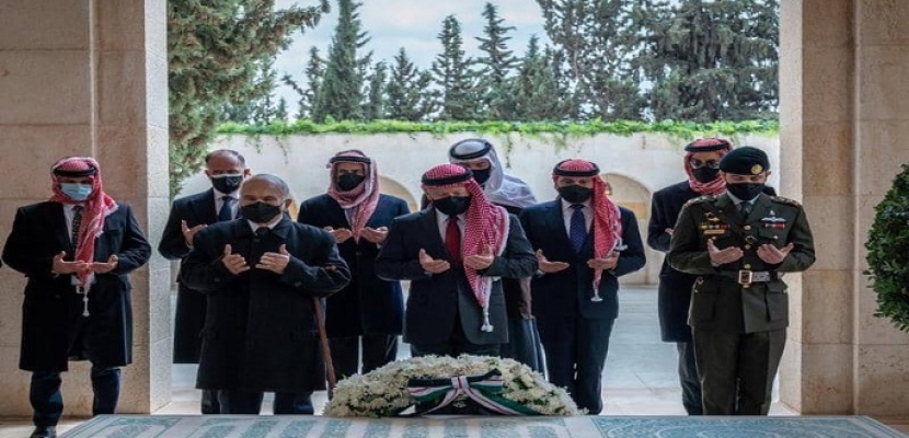 الأمير حمزة يرافق العاهل الأردني خلال الاحتفال بمناسبة مئوية البلاد