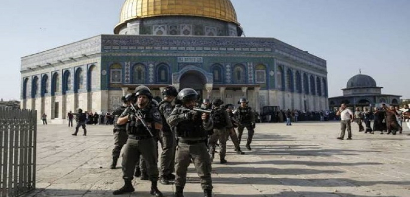 الأوقاف الإسلامية في القدس :عشرات المستوطنين يقتحمون المسجد الأقصى