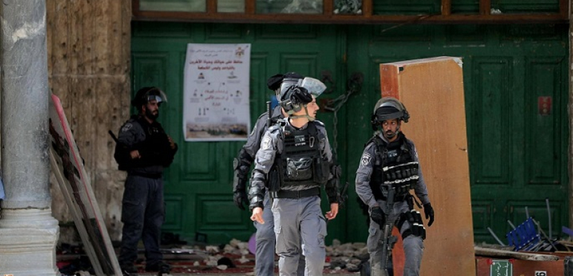 الجيش الإسرائيلي يقصي ضابطين على خلفية مقتل مسن فلسطيني