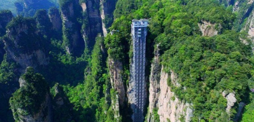 أعلى مصعد كهربائي خارجي في العالم بوسط الصين