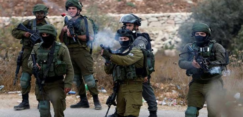 الاحتلال الإسرائيلي يقتحم مخيم “قلنديا” وكفر عقب شمالي القدس واندلاع مواجهات عنيفة