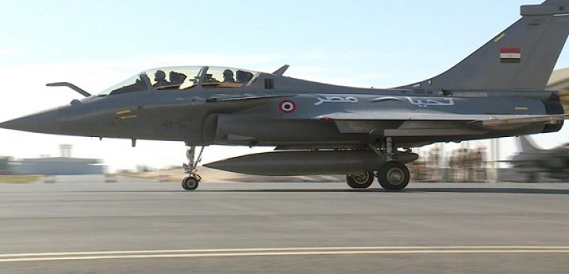 بالصور.. مصر وفرنسا توقعان عقد توريد 30 طائرة طراز رافال